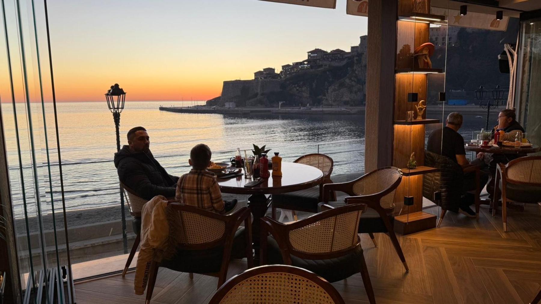 Continental Hotel Ulcinj Exterior foto