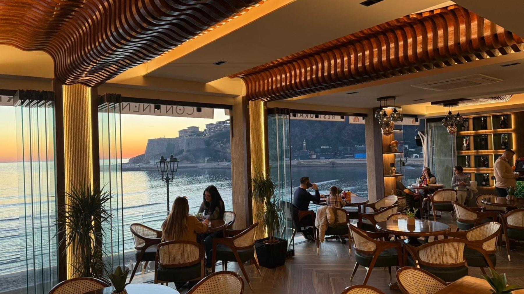 Continental Hotel Ulcinj Exterior foto